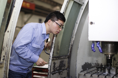 圖紙上的匠心 80后數(shù)控圖紙“解構師”陳閏祥的農業(yè)機械情結